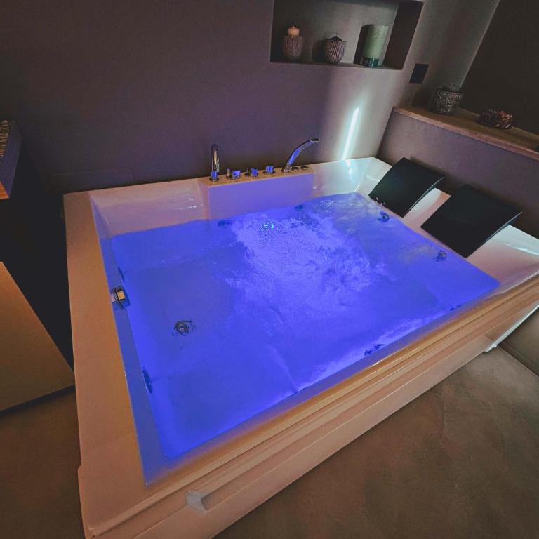 L'Opera - Luxury Apartment - Triple Room with Bath - 11