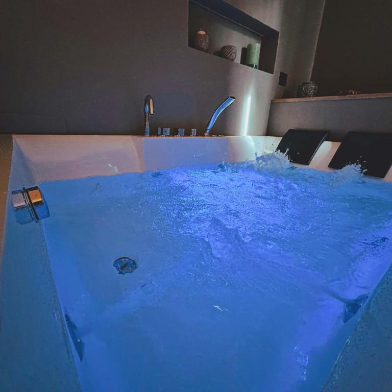 L'Opera - Luxury Apartment - Triple Room with Bath - 5