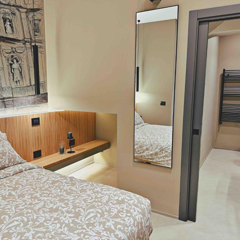 L'Opera - Luxury Apartment - Deluxe Double Room with Shower - 12