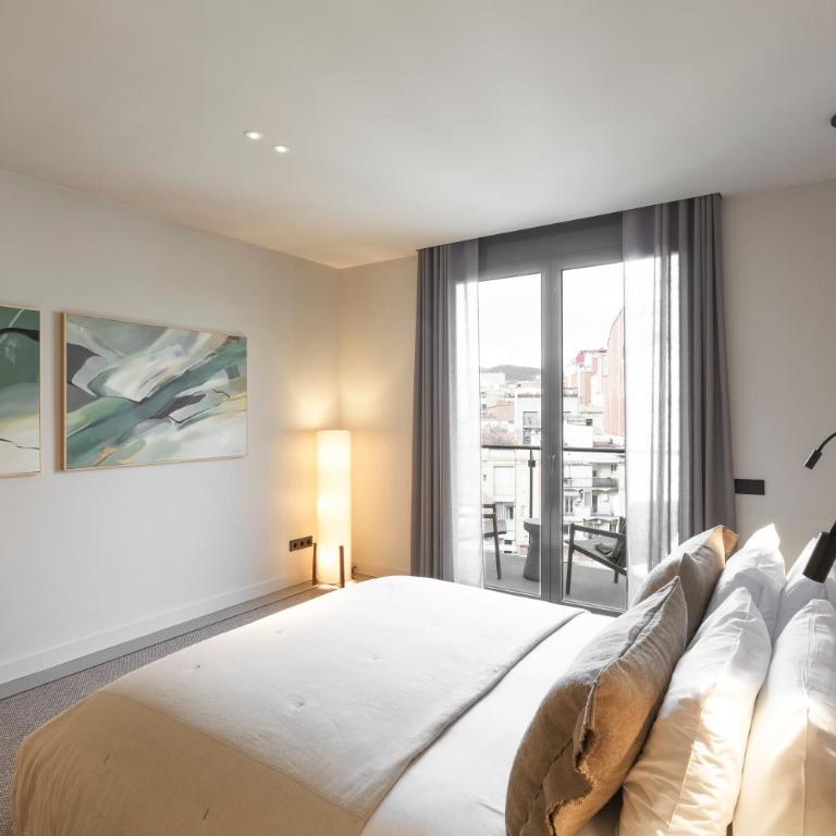 The Diagonal Sagrada by Sweett - Three-Bedroom Apartment - 16