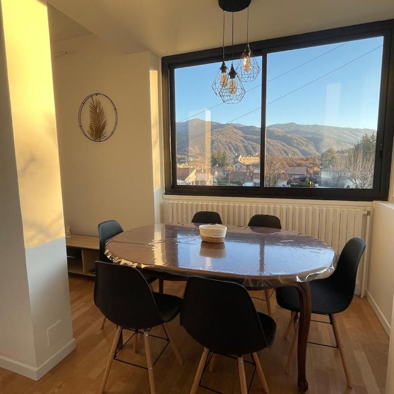 Appartement cosy dans une maison de caractère - Appartement 3 Chambres avec Vue sur la Montagne - 12
