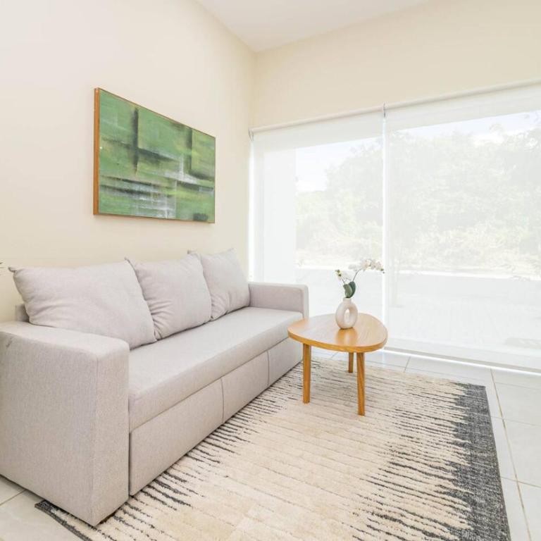 2 BD Suite with Balcony Gym Rooftop Pool - Apartment - 2