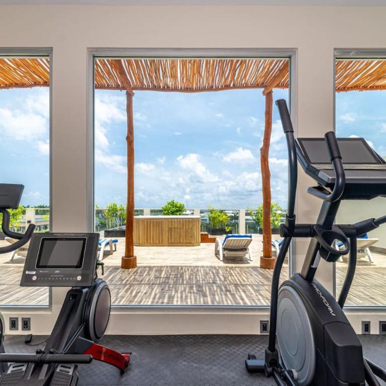 2 BD Suite with Balcony Gym Rooftop Pool - Apartment - 11