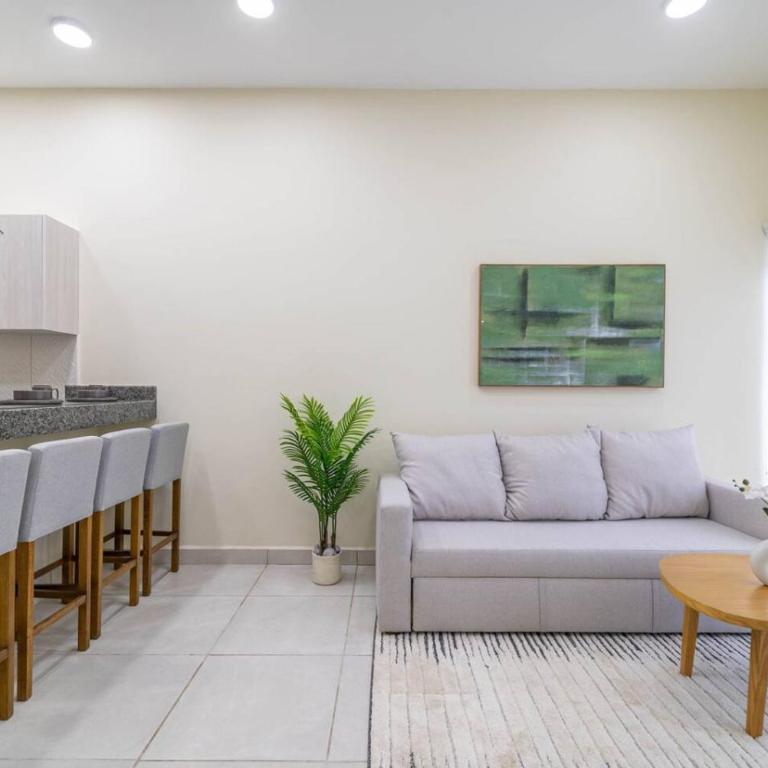 2 BD Suite with Balcony Gym Rooftop Pool - Apartment - 24