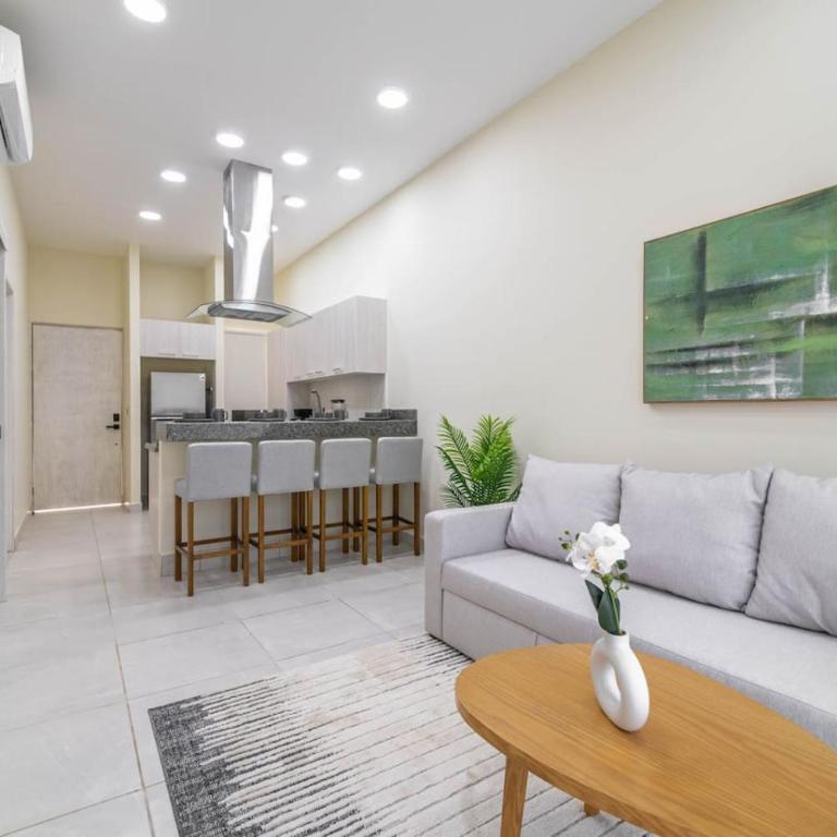 2 BD Suite with Balcony Gym Rooftop Pool - Apartment - 36