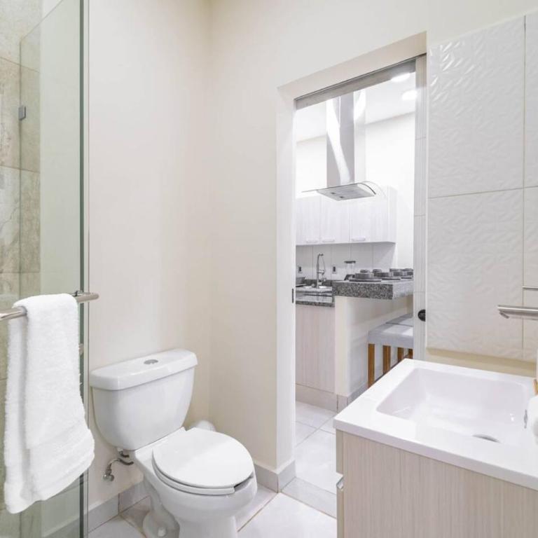 2 BD Suite with Balcony Gym Rooftop Pool - Apartment - 45
