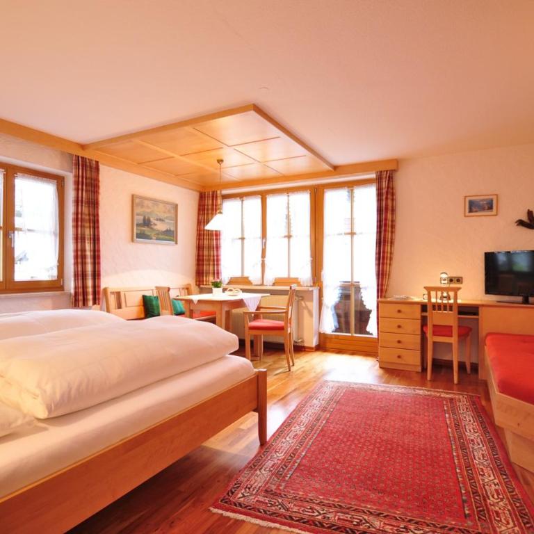 Gästehaus Renn - Zentral in Oberstdorf - Apartment mit 1 Schlafzimmer, Balkon und Bergblick - 2