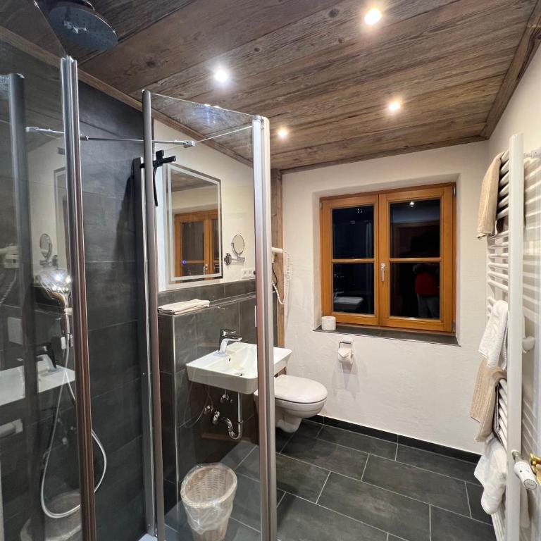 Gästehaus Renn - Zentral in Oberstdorf - Apartment mit 1 Schlafzimmer, Balkon und Bergblick - 4
