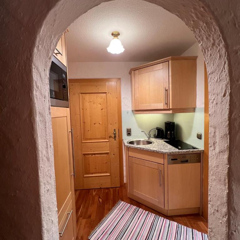 Gästehaus Renn - Zentral in Oberstdorf - Apartment mit 1 Schlafzimmer, Balkon und Bergblick - 4