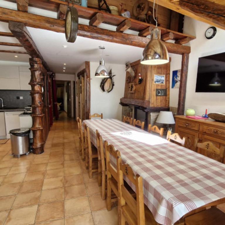 Chalet 11 pers, 5 ch, pied des pistes, balcon, parking, Wi-Fi, cheminée, Serre Chevalier - FR-1-762-27 - Appartement - 4