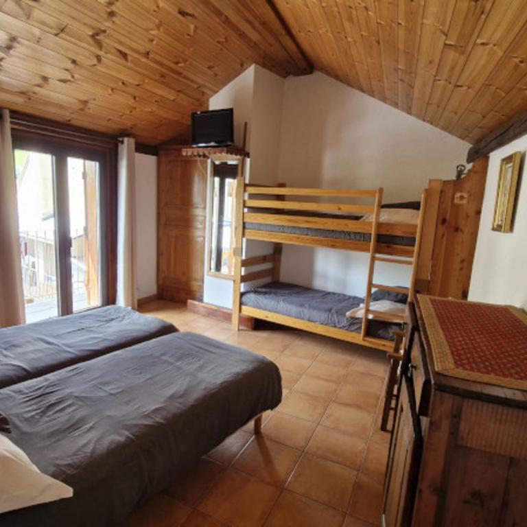 Chalet 11 pers, 5 ch, pied des pistes, balcon, parking, Wi-Fi, cheminée, Serre Chevalier - FR-1-762-27 - Appartement - 9