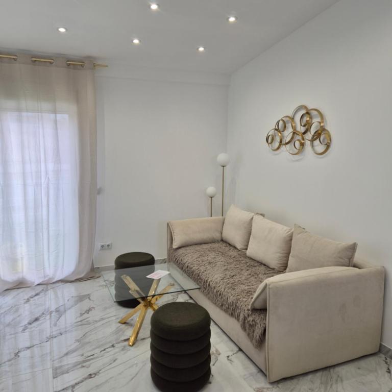 Downtown Apartments - Apartment with Balcony - 6