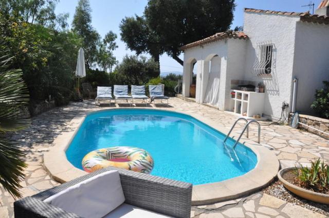 Villa climatisée, vue mer et colline avec piscine - Villa - 1