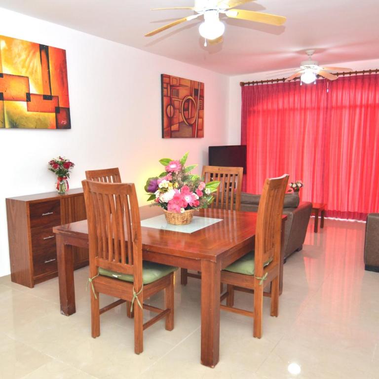 Rinconada del Mar APTS - Apartment with City View - 8