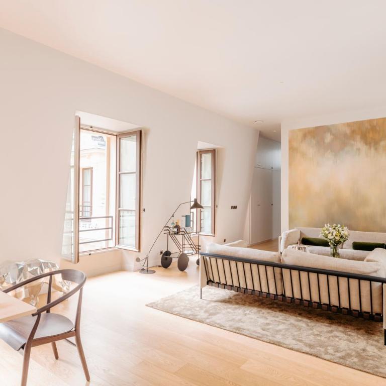 Hotel de Pourtales - Three-Bedroom Deluxe Apartment - 5