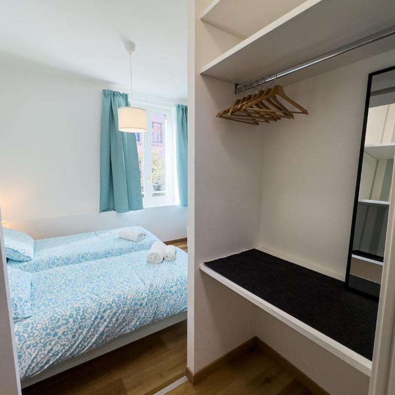 Laura's Rooms - Double or Twin Room with Private Bathroom - 2