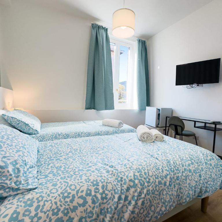Laura's Rooms - Double or Twin Room with Private Bathroom - 1