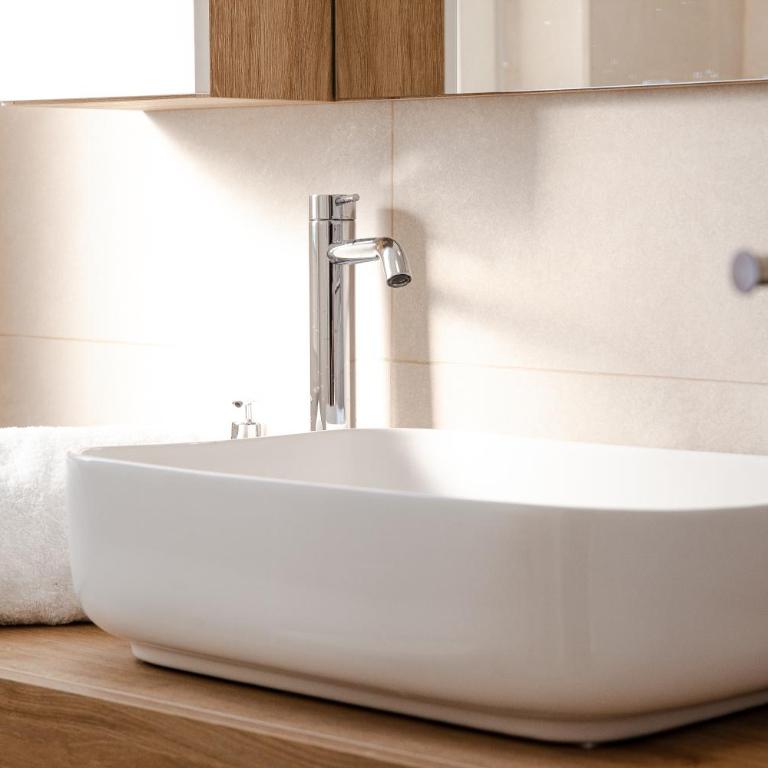 Laura's Rooms - Double or Twin Room with Private Bathroom - 6