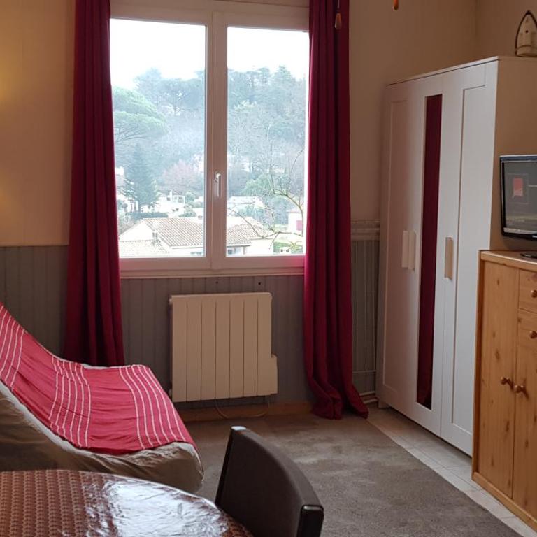 Joli studio tout confort 200m des thermes - Apartamento de 1 dormitorio - 4