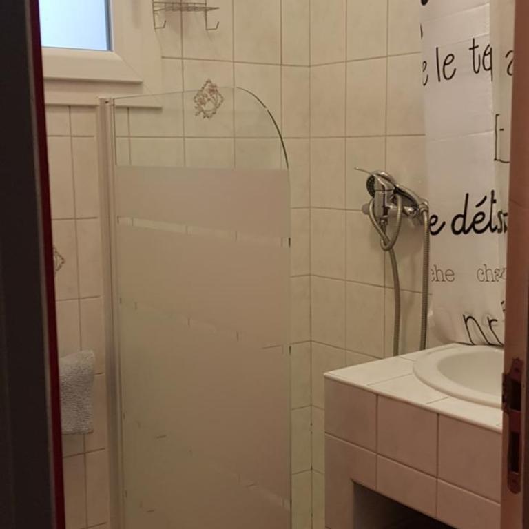 Joli studio tout confort 200m des thermes - Apartamento de 1 dormitorio - 3