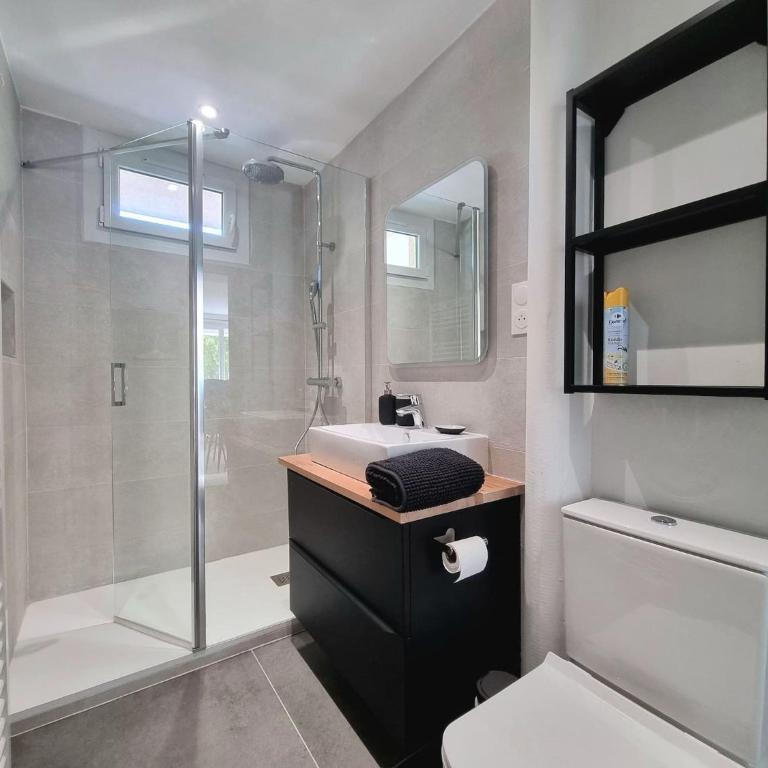 Bright T2 - parking - AC - Appartamento con 1 Camera da Letto e Balcone - 5