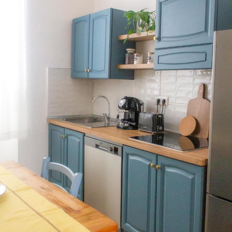 Iron-Bridge House, elegant apartment bay front - Two-Bedroom Apartment - 4