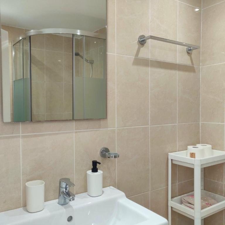 1º Línea de playa con piscinas & parque acuático - One-Bedroom Apartment - 10