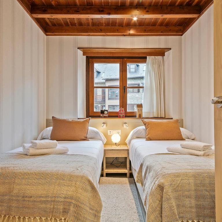 Luderna - Apartamento Val de Ruda B92 Ticolet - Three-Bedroom Apartment - 13