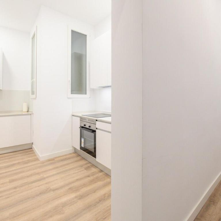 Comfort & Street Style - Your Perfe Floor Temporal SBE351D - Three-Bedroom Apartment - 2