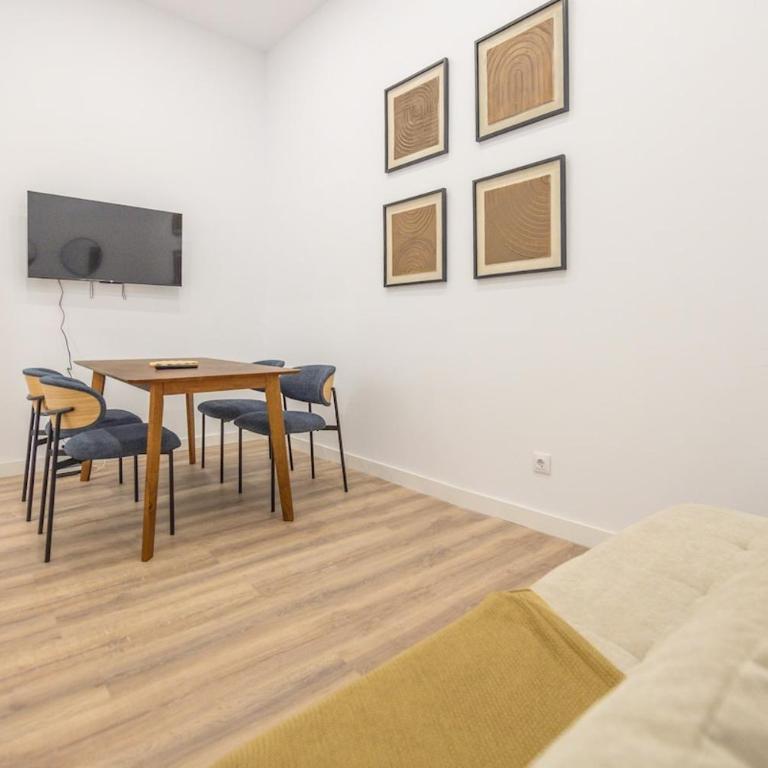 Comfort & Street Style - Your Perfe Floor Temporal SBE351D - Three-Bedroom Apartment - 12