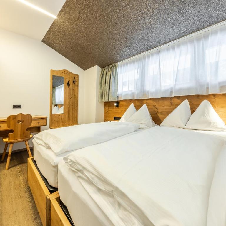 CHALET ARIA Stay Mountain Relax - Appartamento Deluxe con 2 Camere da Letto e Balcone - 3