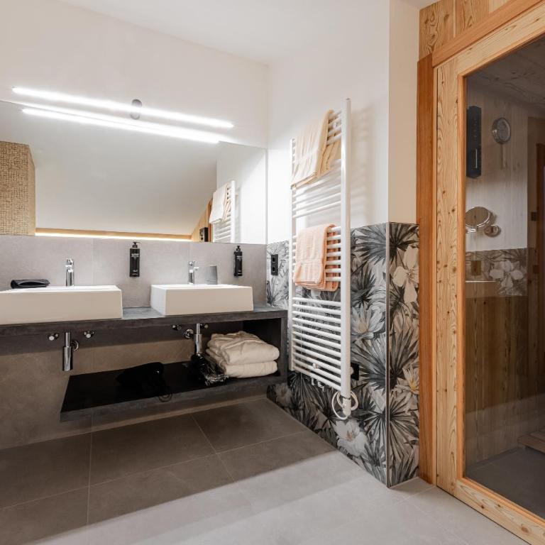 CHALET ARIA Stay Mountain Relax - Appartamento Deluxe con 2 Camere da Letto e Balcone - 11