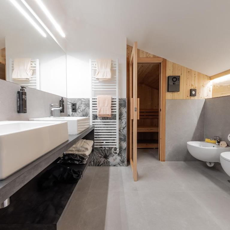 CHALET ARIA Stay Mountain Relax - Appartamento Deluxe con 2 Camere da Letto e Balcone - 1