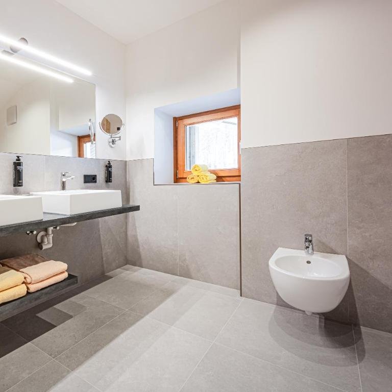 CHALET ARIA Stay Mountain Relax - Appartamento Deluxe con 2 Camere da Letto e Balcone - 11