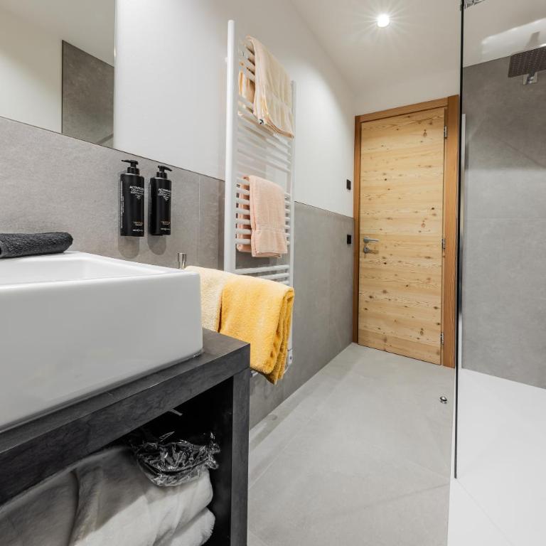 CHALET ARIA Stay Mountain Relax - Appartamento Deluxe con 2 Camere da Letto e Balcone - 14