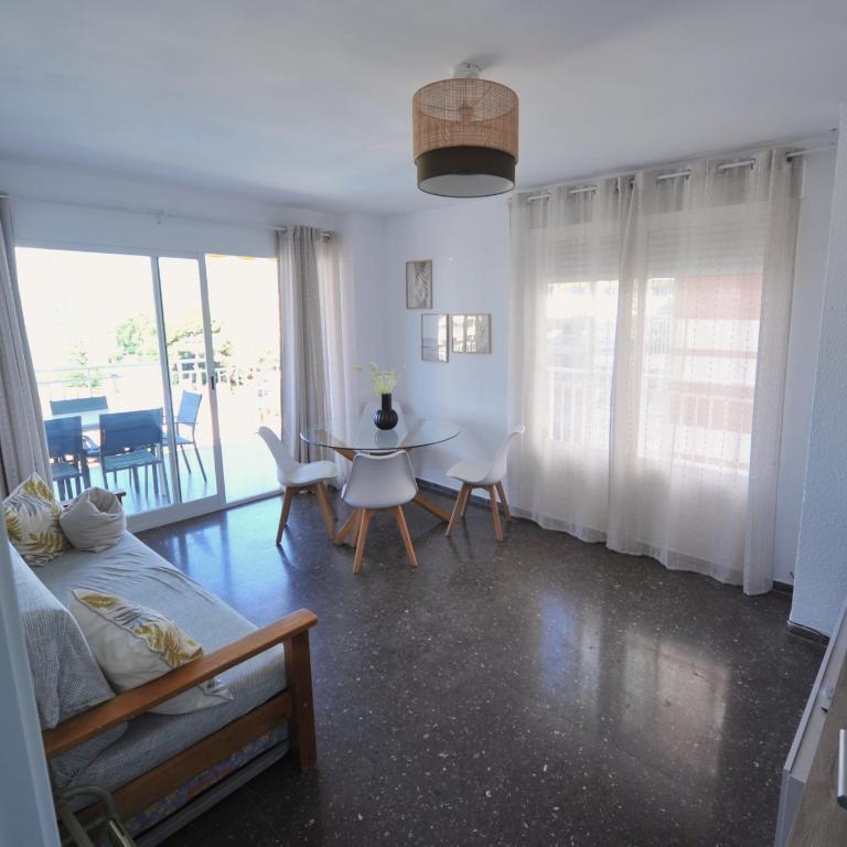 ESTORIL I Orange Costa - Two-Bedroom Apartment with Balcony and Terrace - 3
