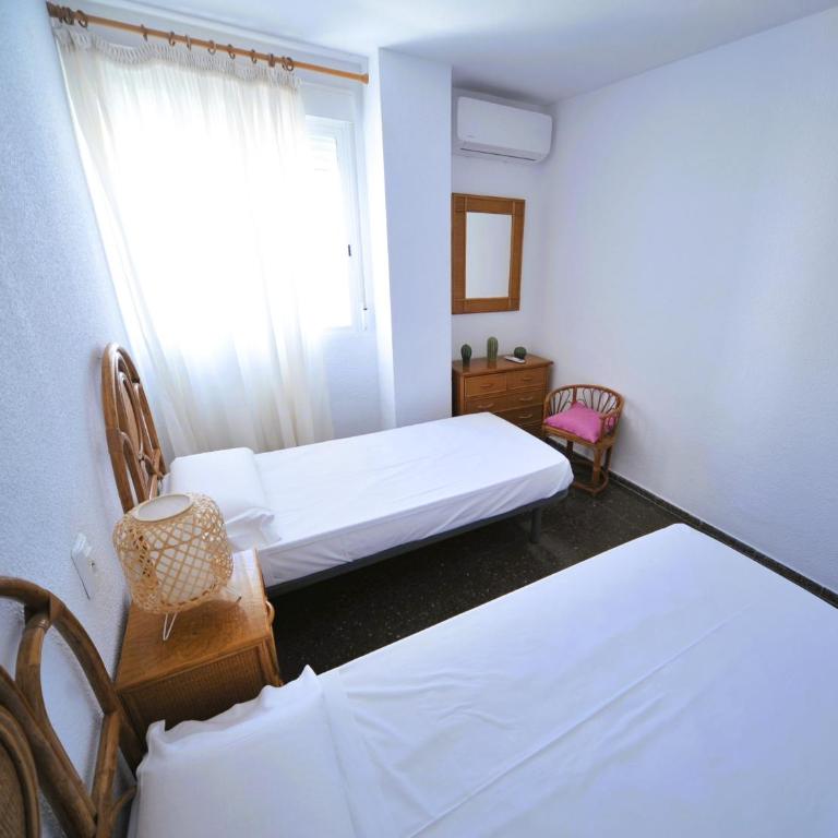 ESTORIL I Orange Costa - Two-Bedroom Apartment with Balcony and Terrace - 9