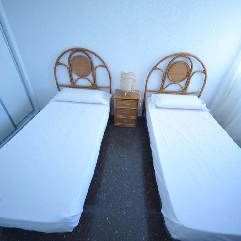 ESTORIL I Orange Costa - Two-Bedroom Apartment with Balcony and Terrace - 16