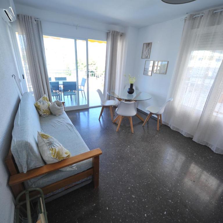ESTORIL I Orange Costa - Two-Bedroom Apartment with Balcony and Terrace - 18