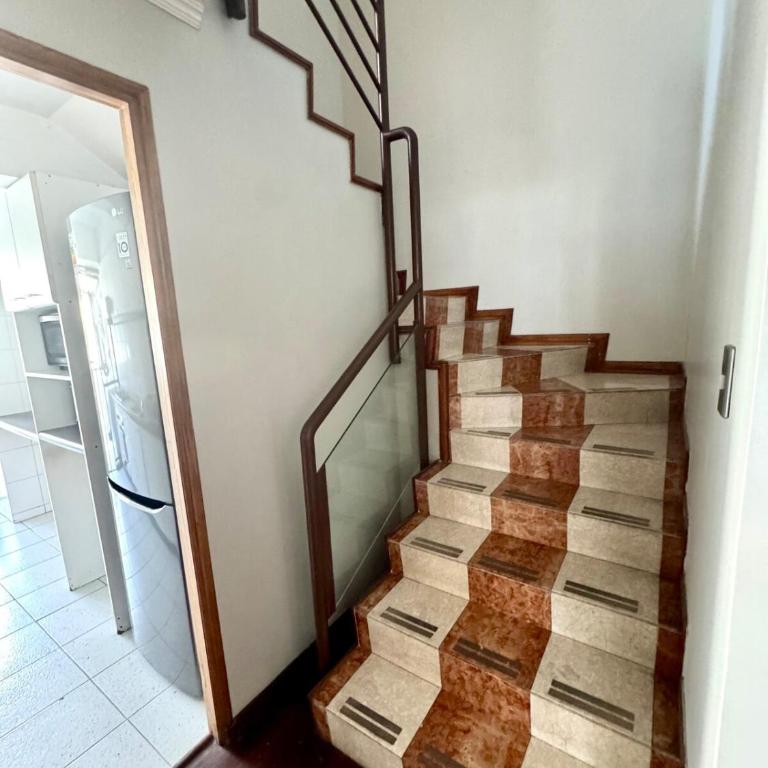 Duplex Amplio y Equipado - Apartamento de 1 dormitorio - 24