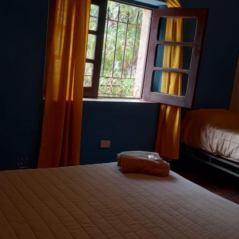 Hostal La Albahaca - Habitación Triple con baño compartido - 7