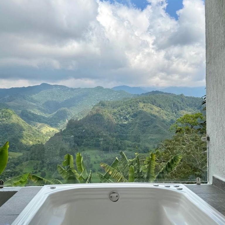 Hotel El Mirador del Cocora - Habitación Doble con bañera de hidromasaje - 5