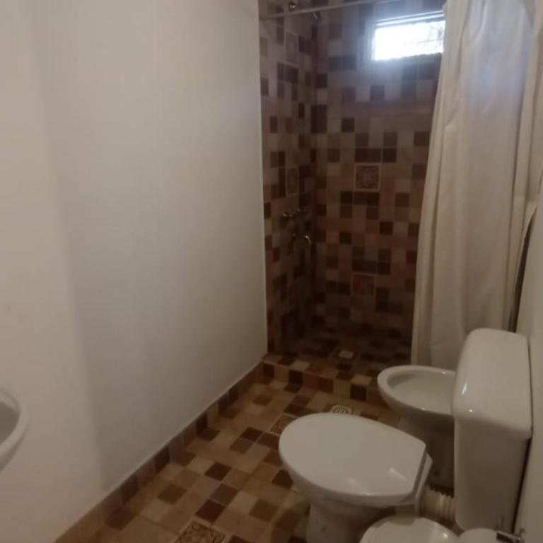 Hostal La Albahaca - Habitación Triple con vistas al jardín - 3