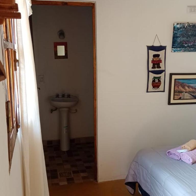 Hostal La Albahaca - Habitación Triple con vistas al jardín - 4