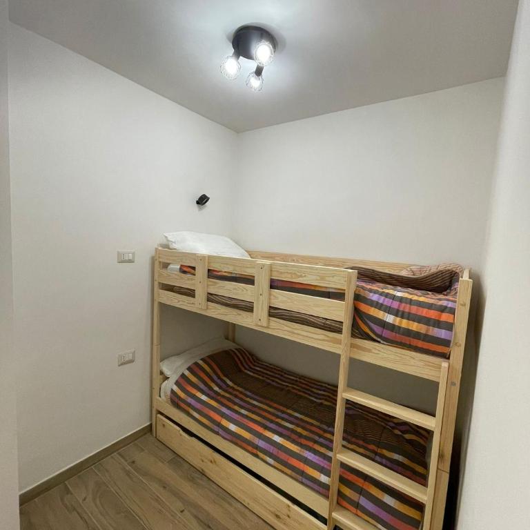Bilocale con terrazzo e vista spettacolare sui monti - Monolocale con Terrazza - 9