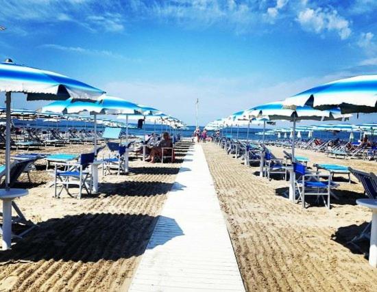 Terrazza Privata-A 2 Passi dal mare- "Versilia Royal" - Appartamento con 2 Camere da Letto - 30