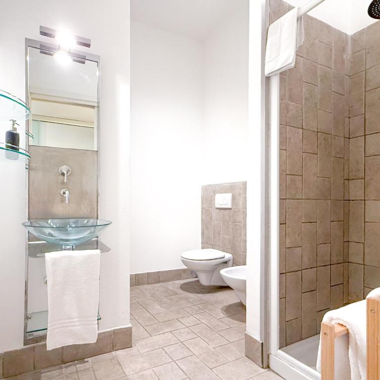 Voltiva House - in the Heart of Como Old Town - One-Bedroom House - 4