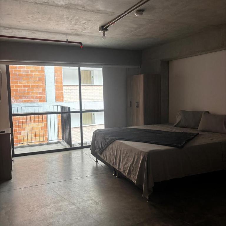 Encantador Loft urbano en el corazón de Medellín - One-Bedroom Apartment - 9