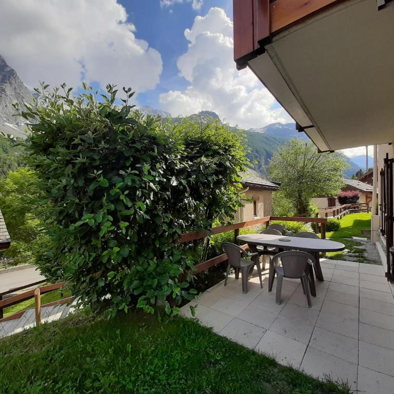 Chez Philippe - Appartements et Chalets - Panoramic Village vue Glaciers - N°171 One Bedroom Apartment CHAMOIS - with private terrace and glacier view - 8