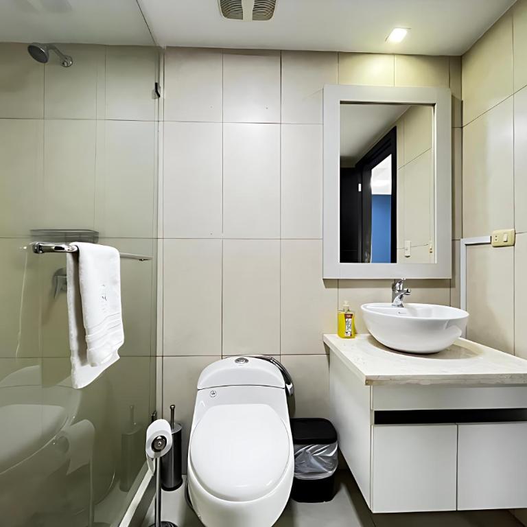 Suite Esquinera con Vista al Rio Puerto Santa Ana, Guayaquil - One-Bedroom Apartment with River View - 12